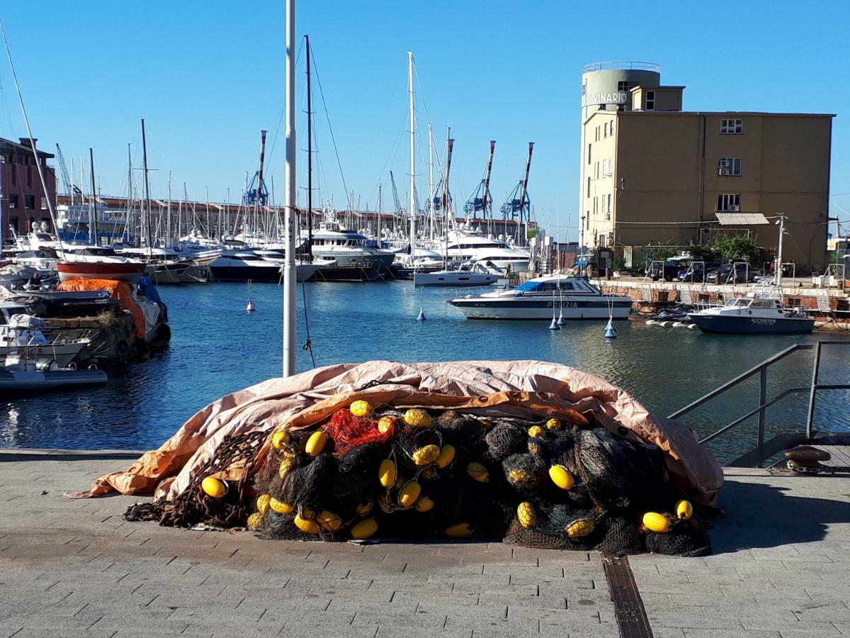 I Tetti Di Genova Grande Appartamento Génova Exterior foto